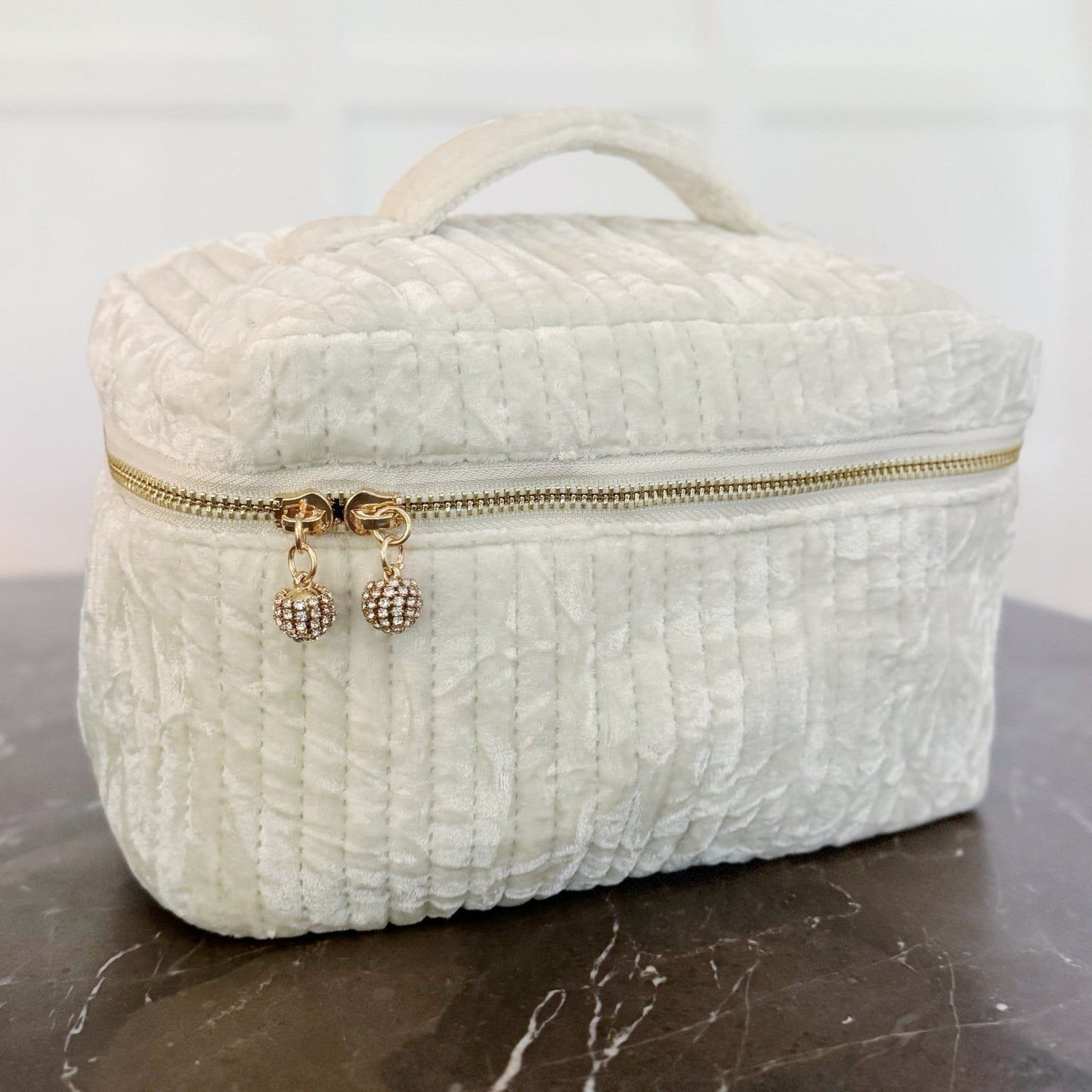Quilted Velvet Vanity Case – Spacious Vintage-Inspired Cosmetic Bag with Handle & Jeweled Zipper Pulls