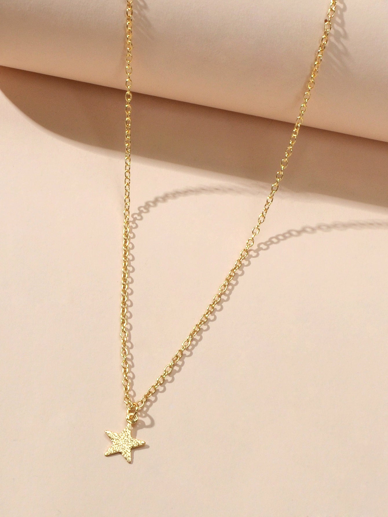Female Jewellery Gold Chain Lightweight Star Pendant Minimalist Necklace Collar