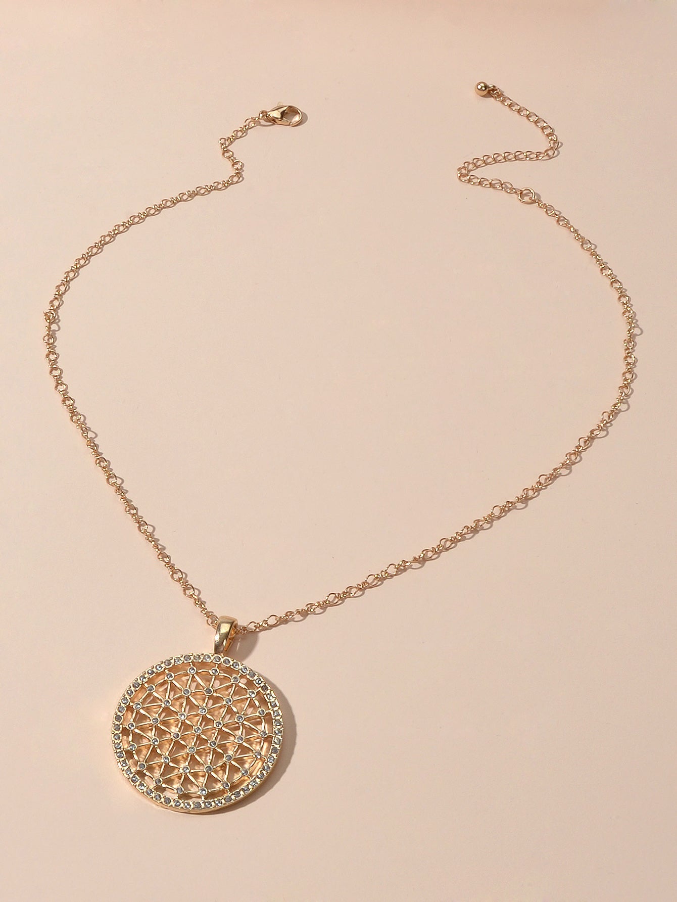 Good Quality Jewellery Gold Chain Rhinestone Decor Hollow Round Pendant Necklace