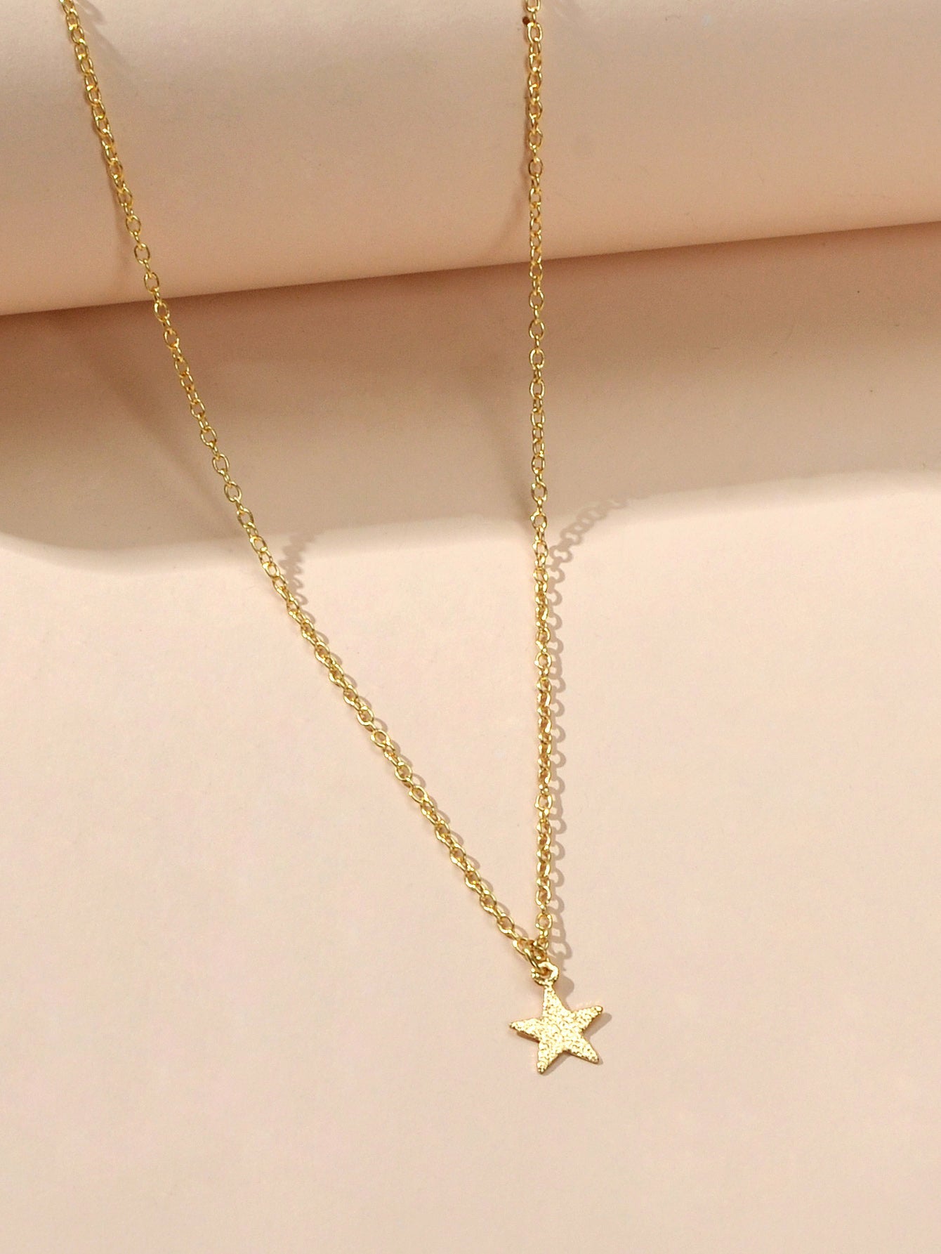 Female Jewellery Gold Chain Lightweight Star Pendant Minimalist Necklace Collar
