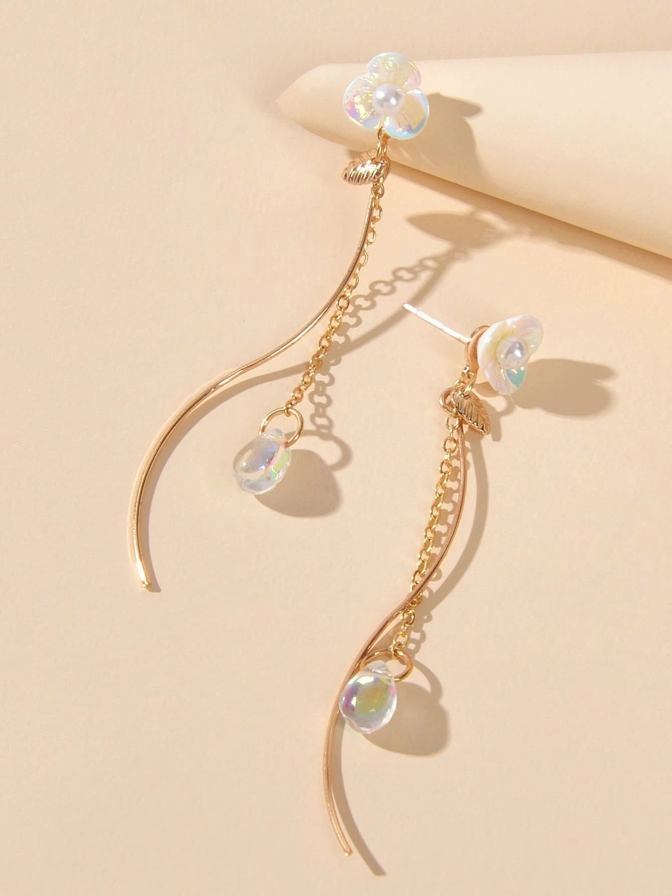 White Flower Gold Chain Dangle Earrings Women Accessories Tassel Stud Jewellery