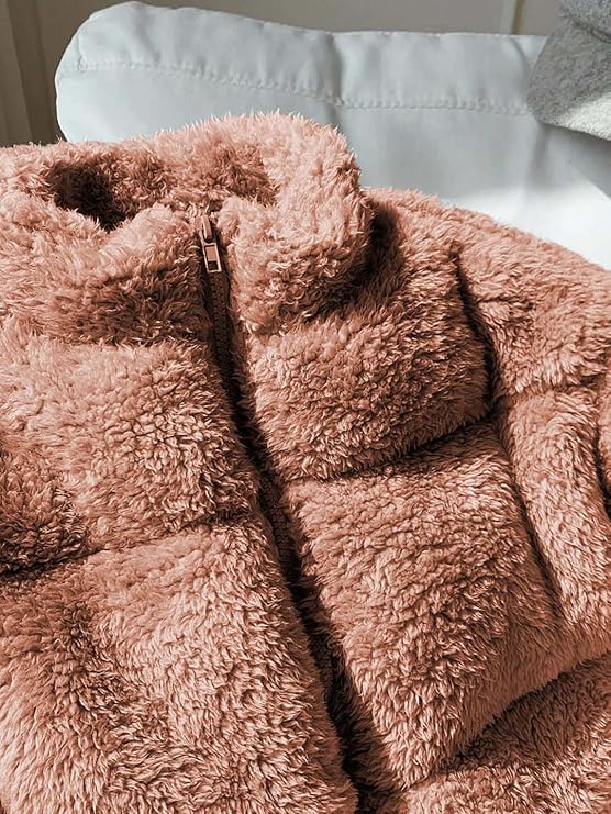 KOTTY Women's Luxurious Faux Fur Jacket for Winter, Stylish Outerwear, Warm and Cozy Fashion Coat, Perfect for Casual and Stylish Wear