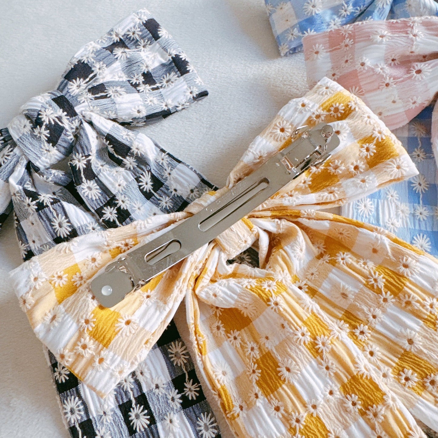 Daisy Picnic Gingham Bow Hair Clip