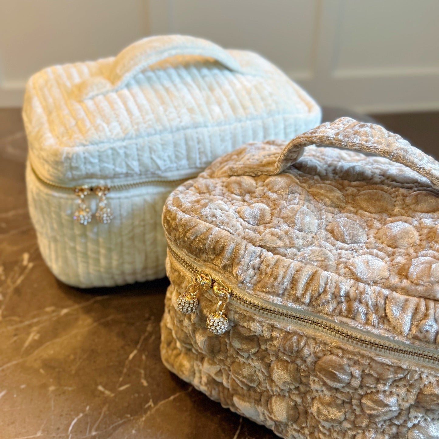 Quilted Velvet Vanity Case – Spacious Vintage-Inspired Cosmetic Bag with Handle & Jeweled Zipper Pulls